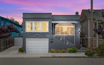 Building Photo - 846 42nd St