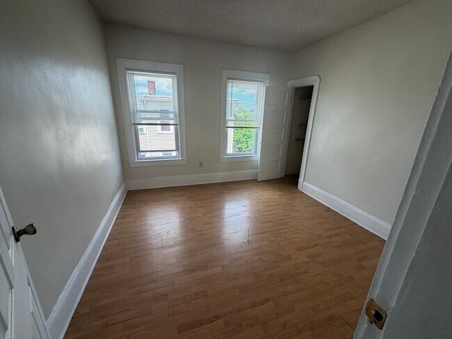 Building Photo - 287 3rd St