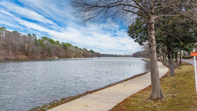 Building Photo - 1512 Waterside Dr