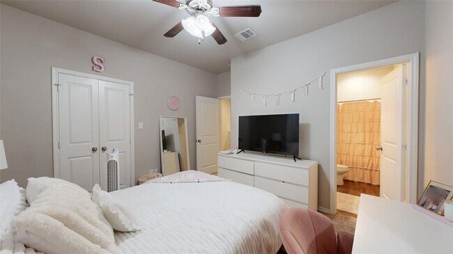 Building Photo - 2907 Papa Bear Dr