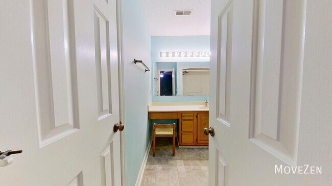 Building Photo - 6902 Persimmon Pl