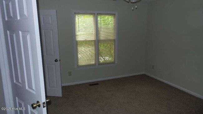 Building Photo - 3200 Crystal Oaks Ln