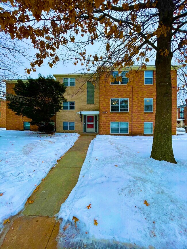 1510 Larpenteur Ave W 1510 Larpenteur Ave W Saint Paul MN 55113