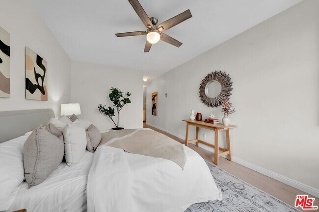 Building Photo - 900 Euclid St