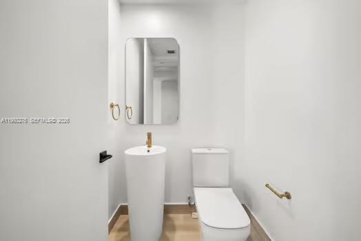 Building Photo - 100 South Pointe Dr