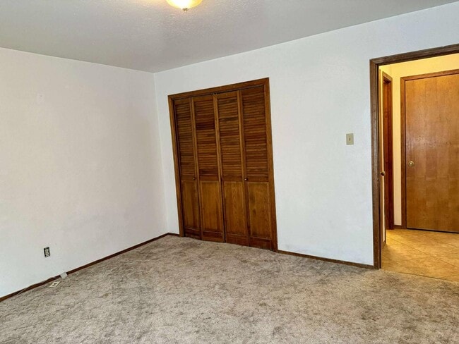 Building Photo - 2908 N Alhambra Dr