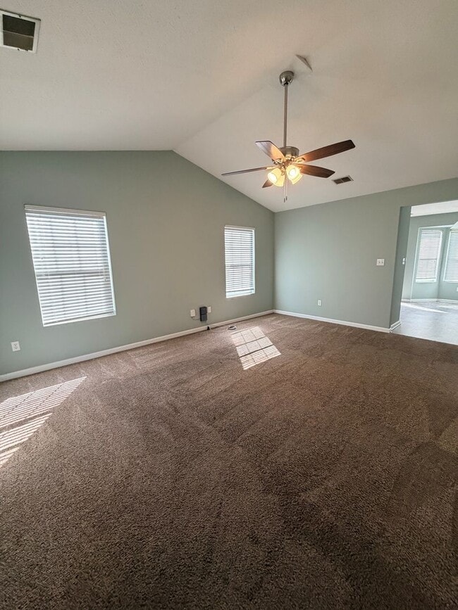 Building Photo - Sproles Ave
