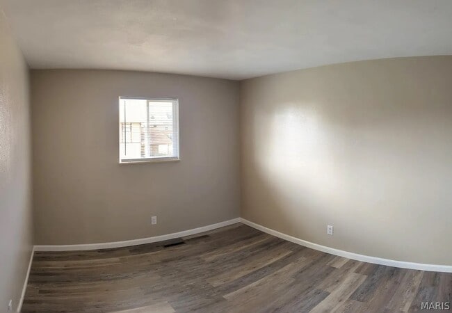 Building Photo - 709 Ganim Dr