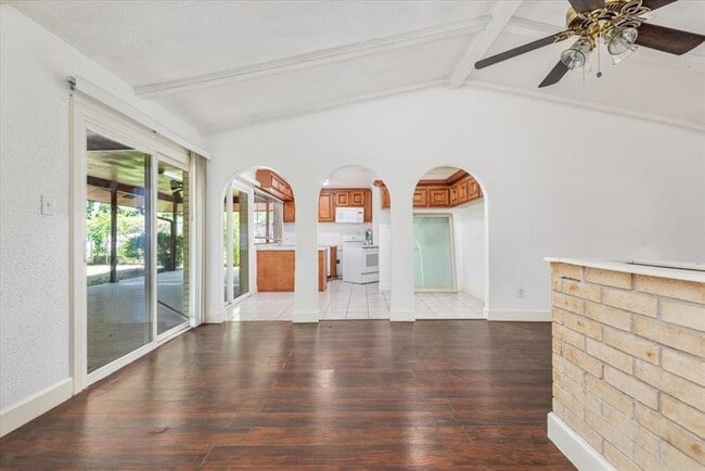 Building Photo - 8630 Valley S Dr