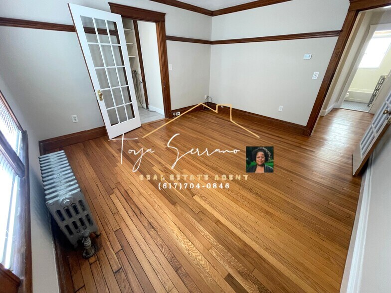 Building Photo - 547 Hyde Park Ave