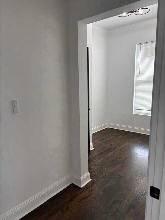 Building Photo - 7326 S Woodlawn Ave