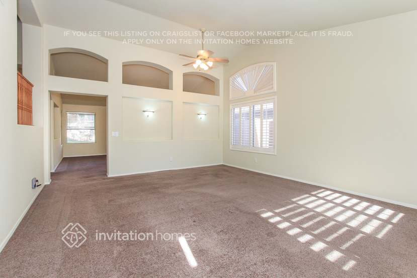 Building Photo - 8228 W Harmony Ln