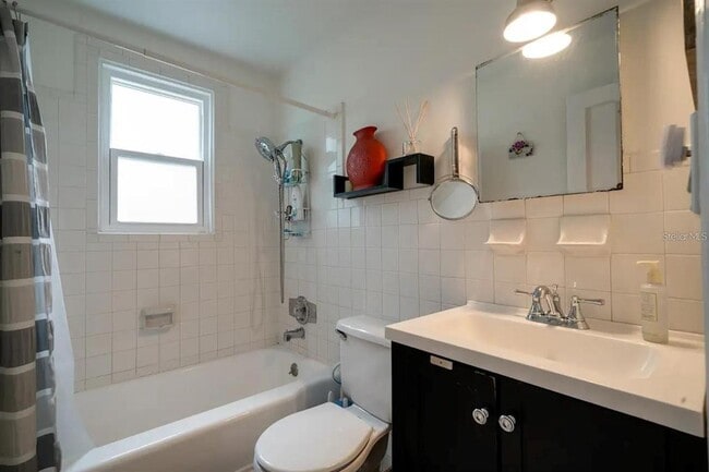 Building Photo - 1501 29th Ave N