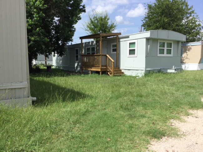 Building Photo - 906 FM247