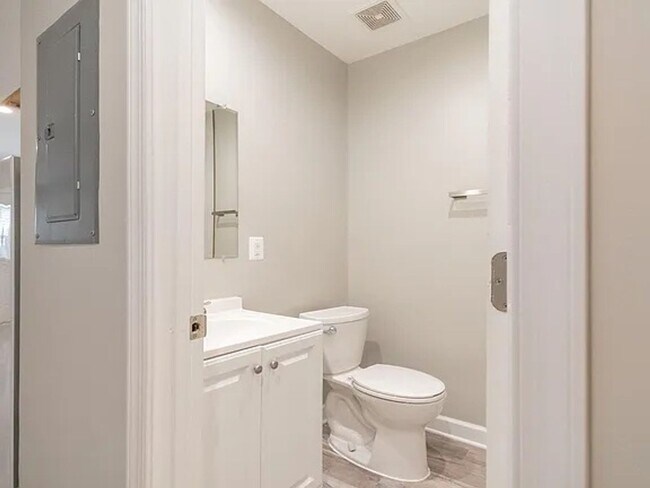 Building Photo - 111 Rhode Island Ave NW