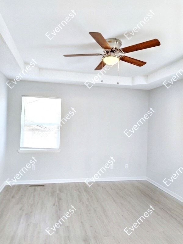 Building Photo - Charming 4-Bedroom Home with Spacious Yard...