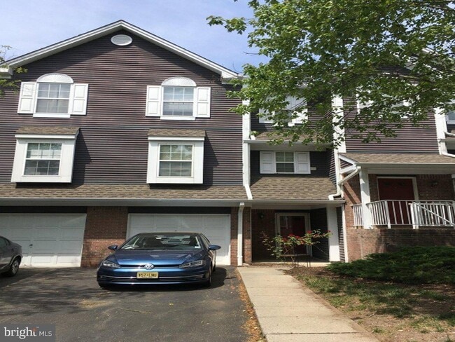 Building Photo - 6 Halstead Pl