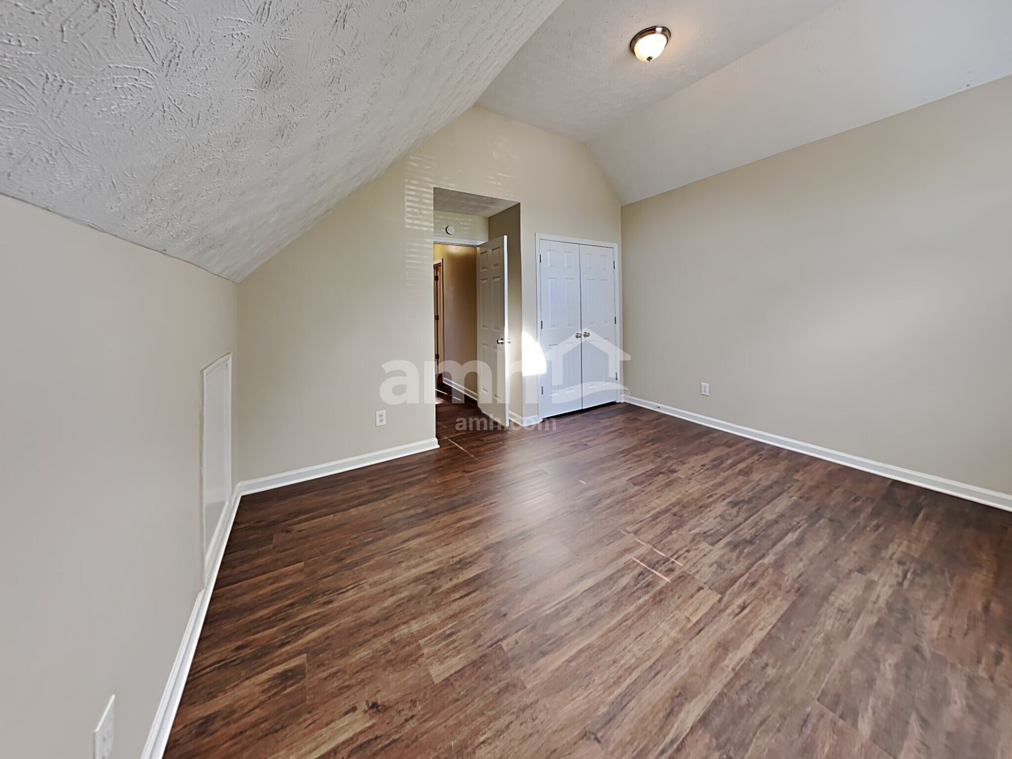 Building Photo - 602 Thrasher Ct