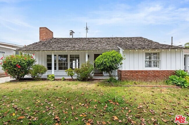 Front - 7323 W 90th St