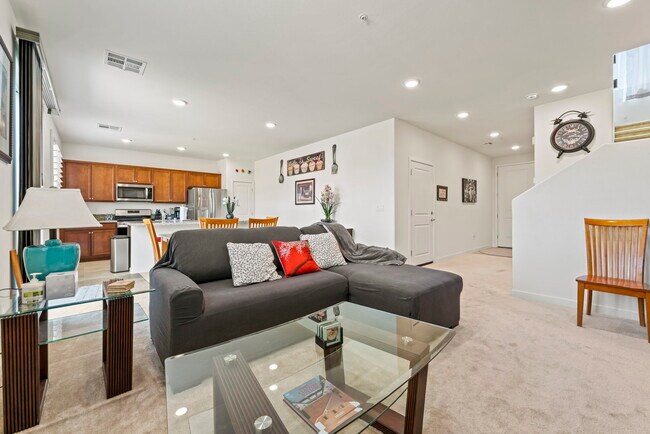 Building Photo - 4928 Black Falcon Way