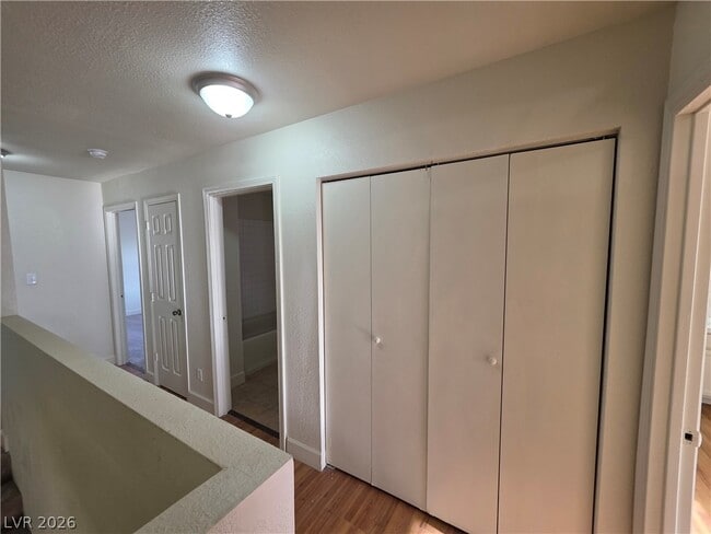 Building Photo - 1590 Mustang Dr