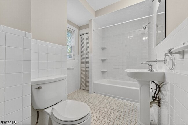 Building Photo - 94 Midland Ave