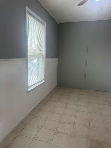 Building Photo - 270 N Fulton Ave