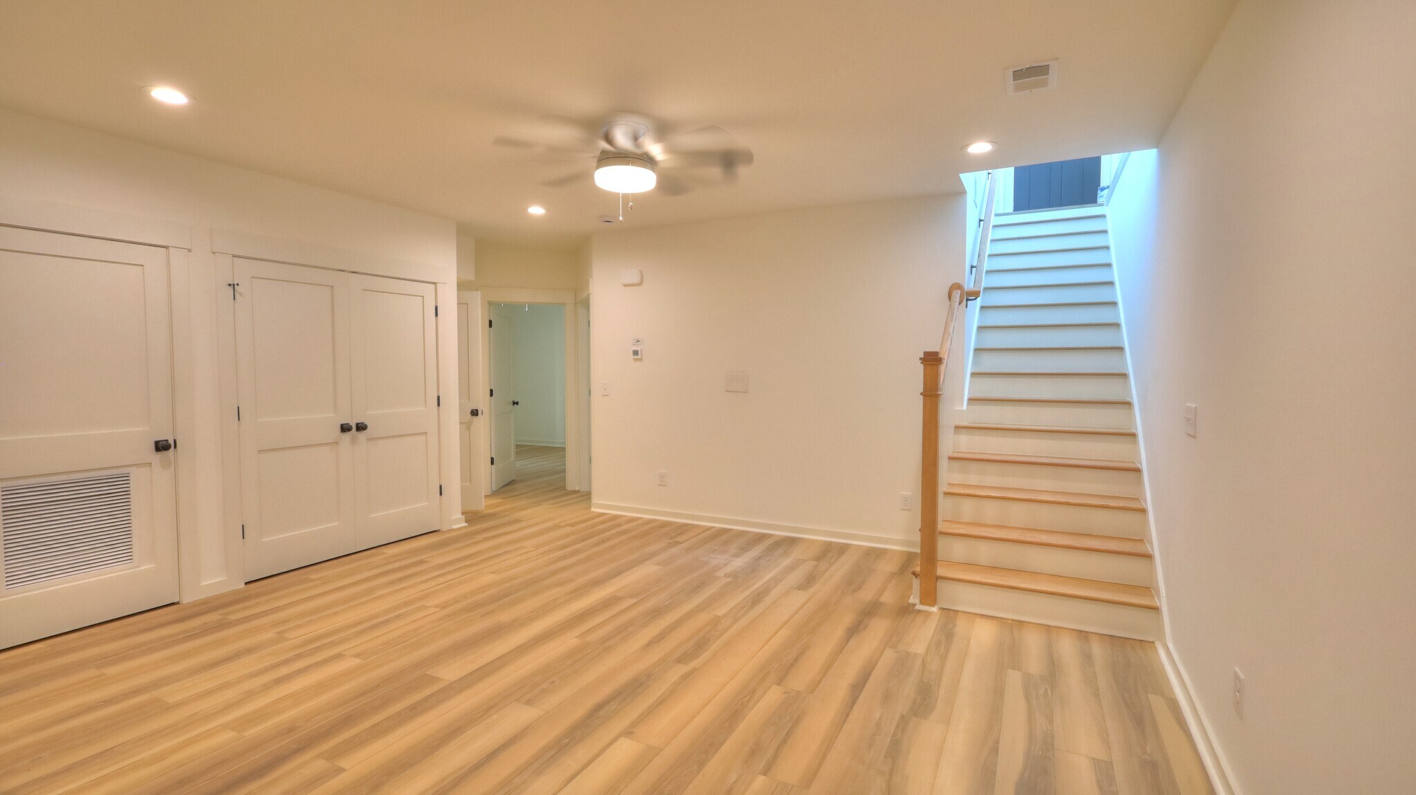 Unit B - 345 W Stewart Ave