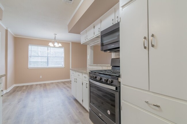 Building Photo - 510 Alison St