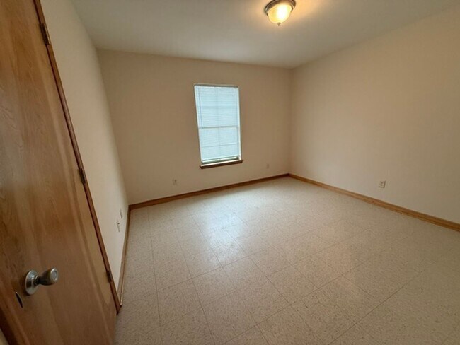 Building Photo - 2528 Crockett St