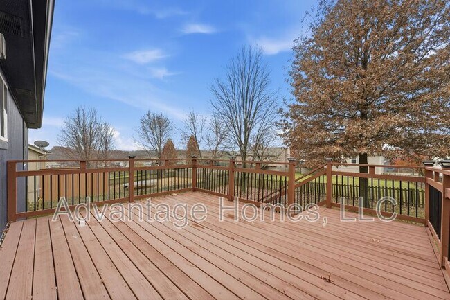 Building Photo - 11516 N Windsor Ave