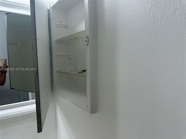 Building Photo - 1101 Green Pine Blvd