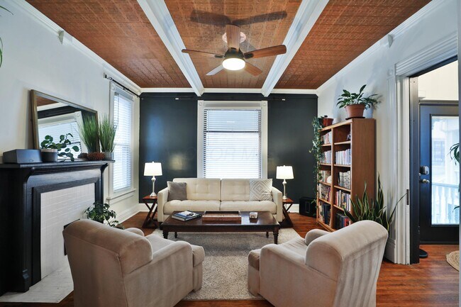Building Photo - 1344 Oak St