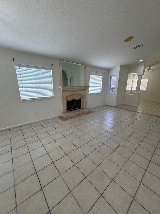 Building Photo - 9224 Kentucky Oaks Dr