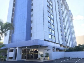 Building Photo - To register for the showing time below, note the 4 digit code: 4002 and click "APPLY NOW."(mobile...