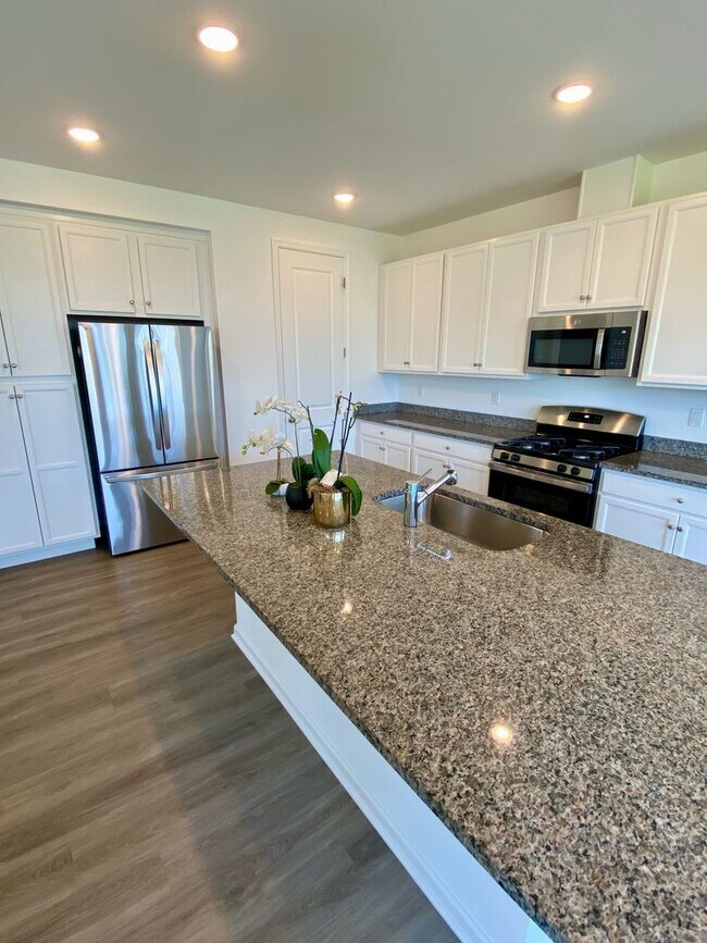 Building Photo - Brand-New Luxury Home in Howell – Move-In ...