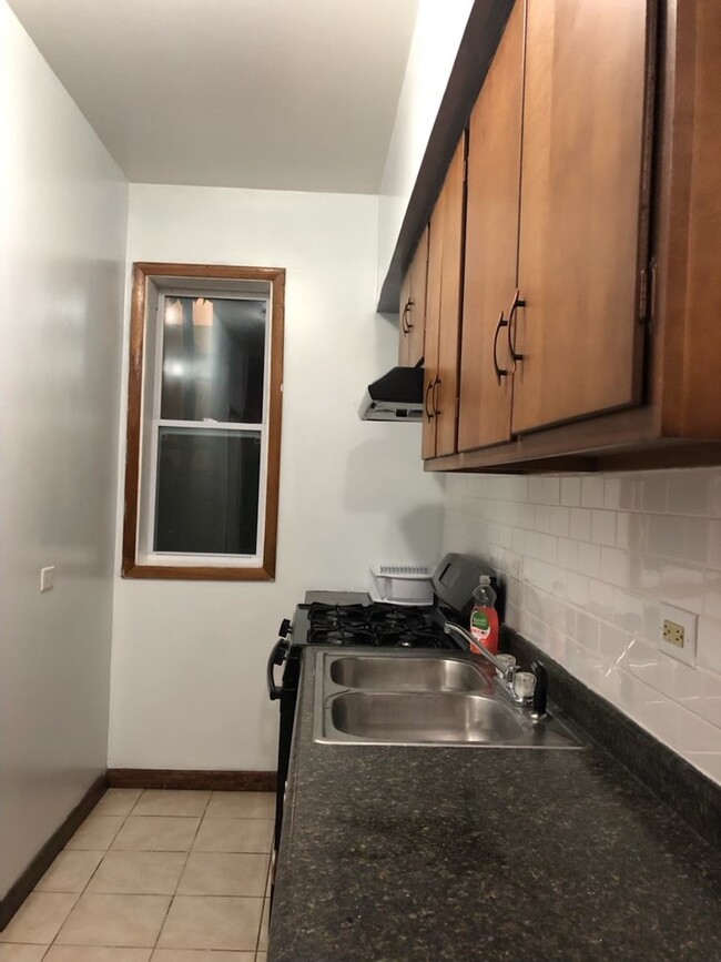 Building Photo - 3400 S Lituanica Ave