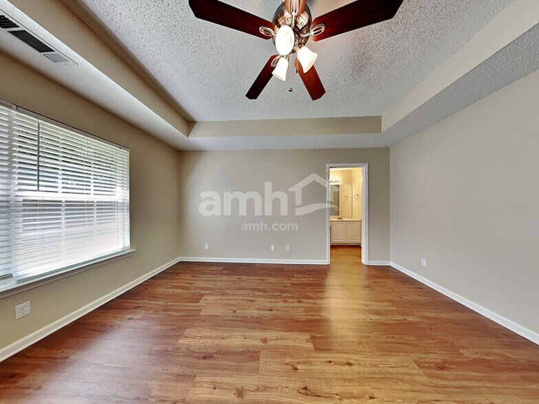 Building Photo - 131 Junco Way