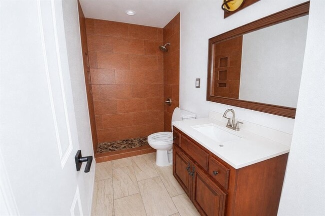 Building Photo - 6027 Bluebell Cir