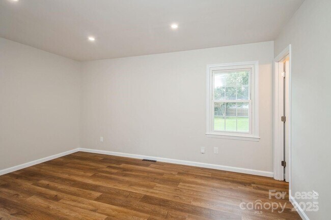 Building Photo - 2510 O'Hara Dr