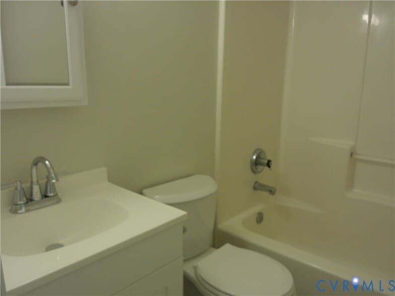 Building Photo - 212 N Kalmia Ave