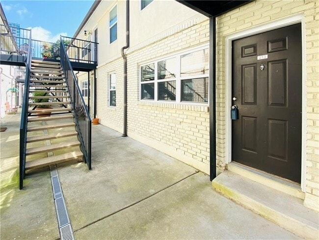 Building Photo - 48 Peachtree Ave NE