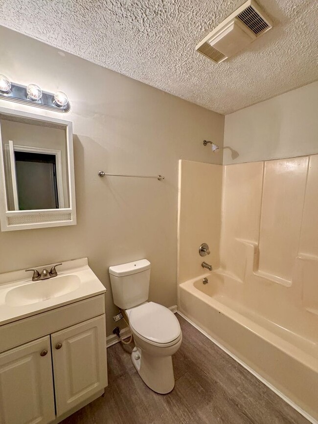 Building Photo - 3Bed/2Bath Lake Monticello Rental