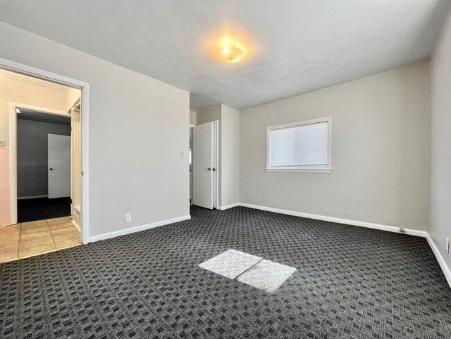 Building Photo - 1165 W Dale Ave