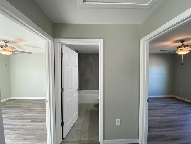 Building Photo - Great SE Ocala Home 3/2/2 **Won't Last**