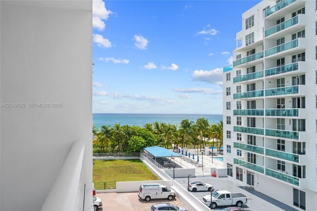 Building Photo - 5005 Collins Ave