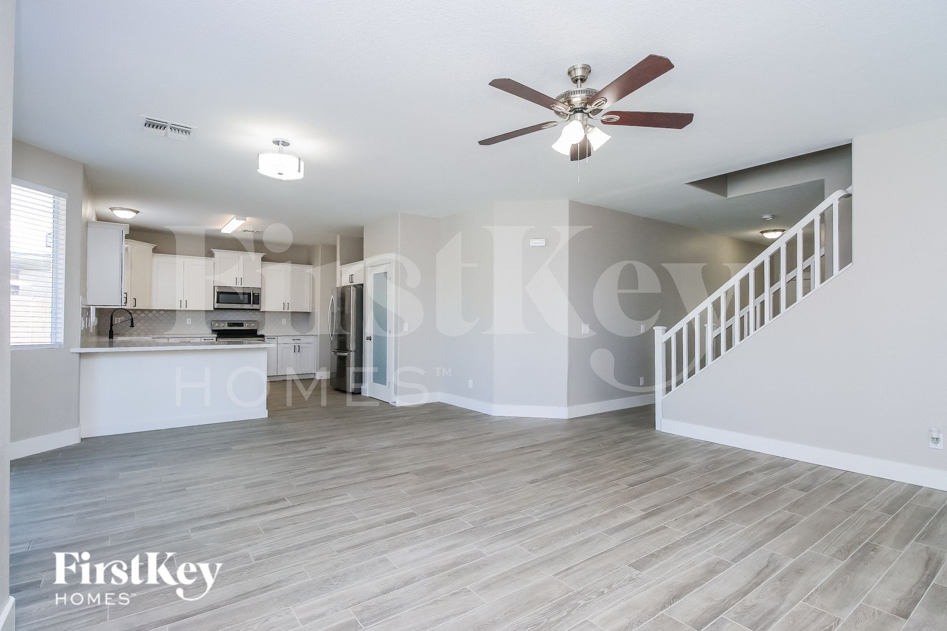 Building Photo - 4742 E Meadow Creek Way