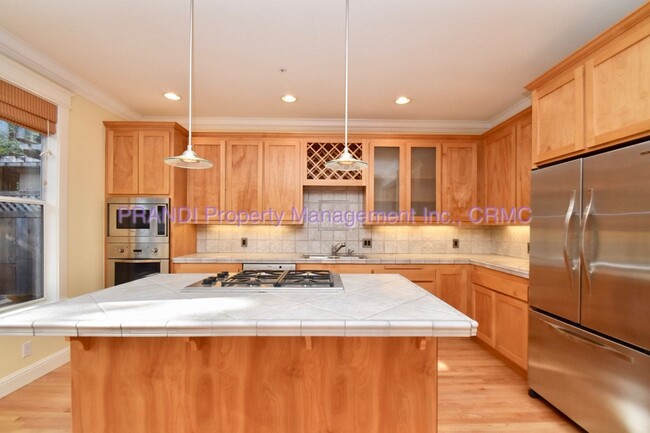 Building Photo - Coming Soon! 3 Bedroom Larkspur Townhouse.