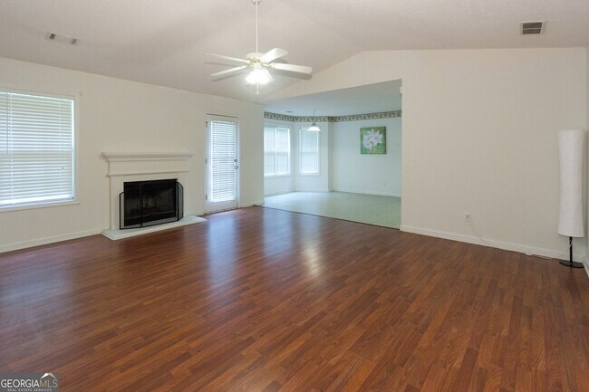 Building Photo - 2804 James Henry Dr
