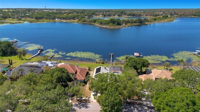 Building Photo - 6719 Fairway Cove Dr